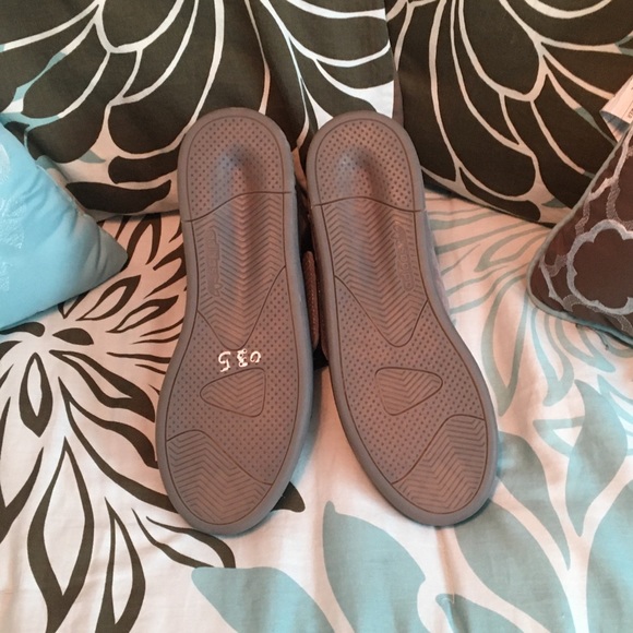 Adidas Tubular Shoes - Picture 5 of 7